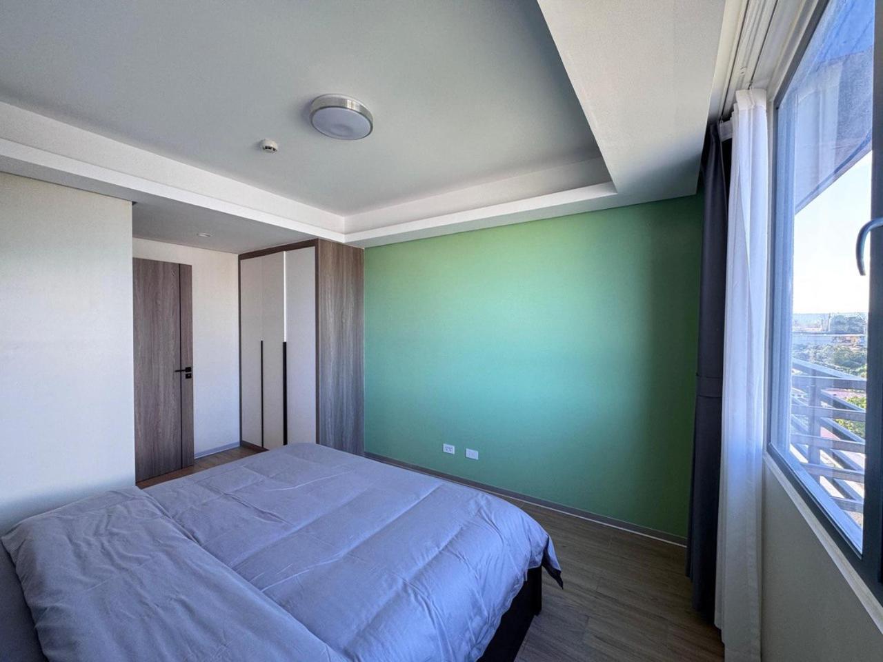 L Condotel Paranaque City Rum bild