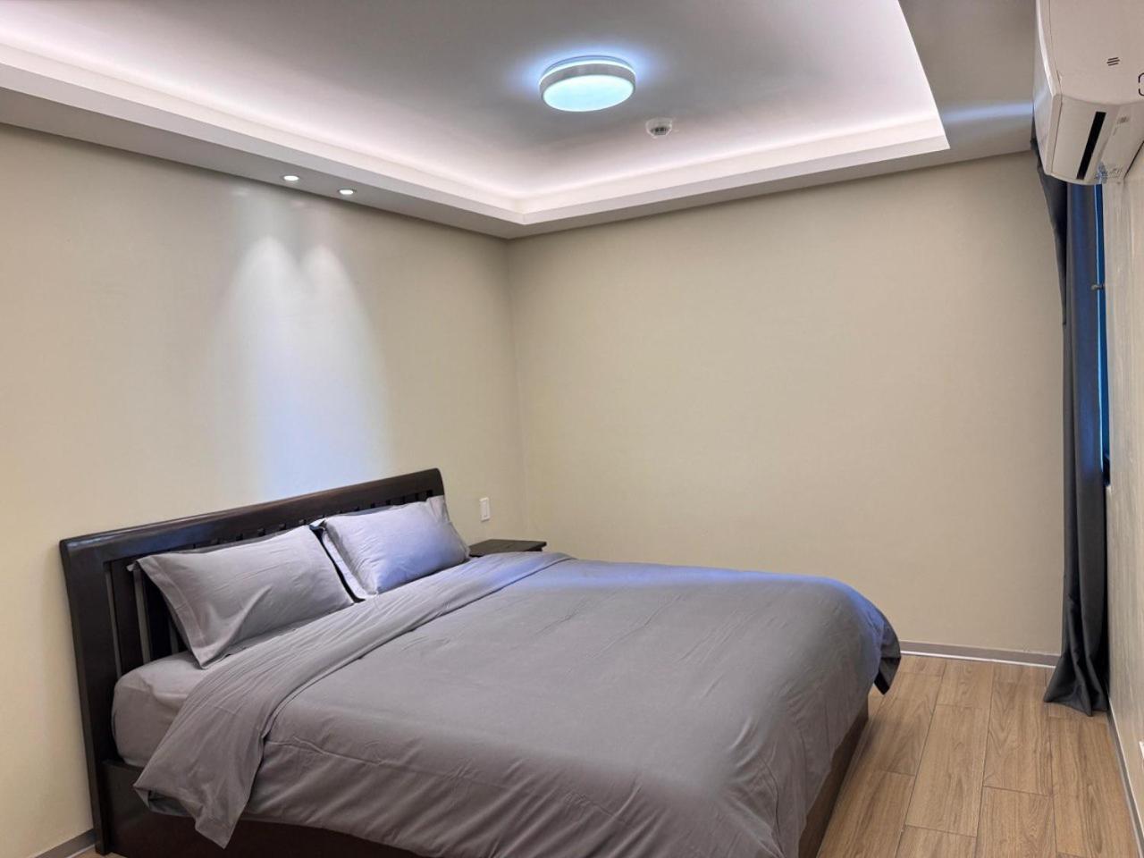 L Condotel Paranaque City Rum bild