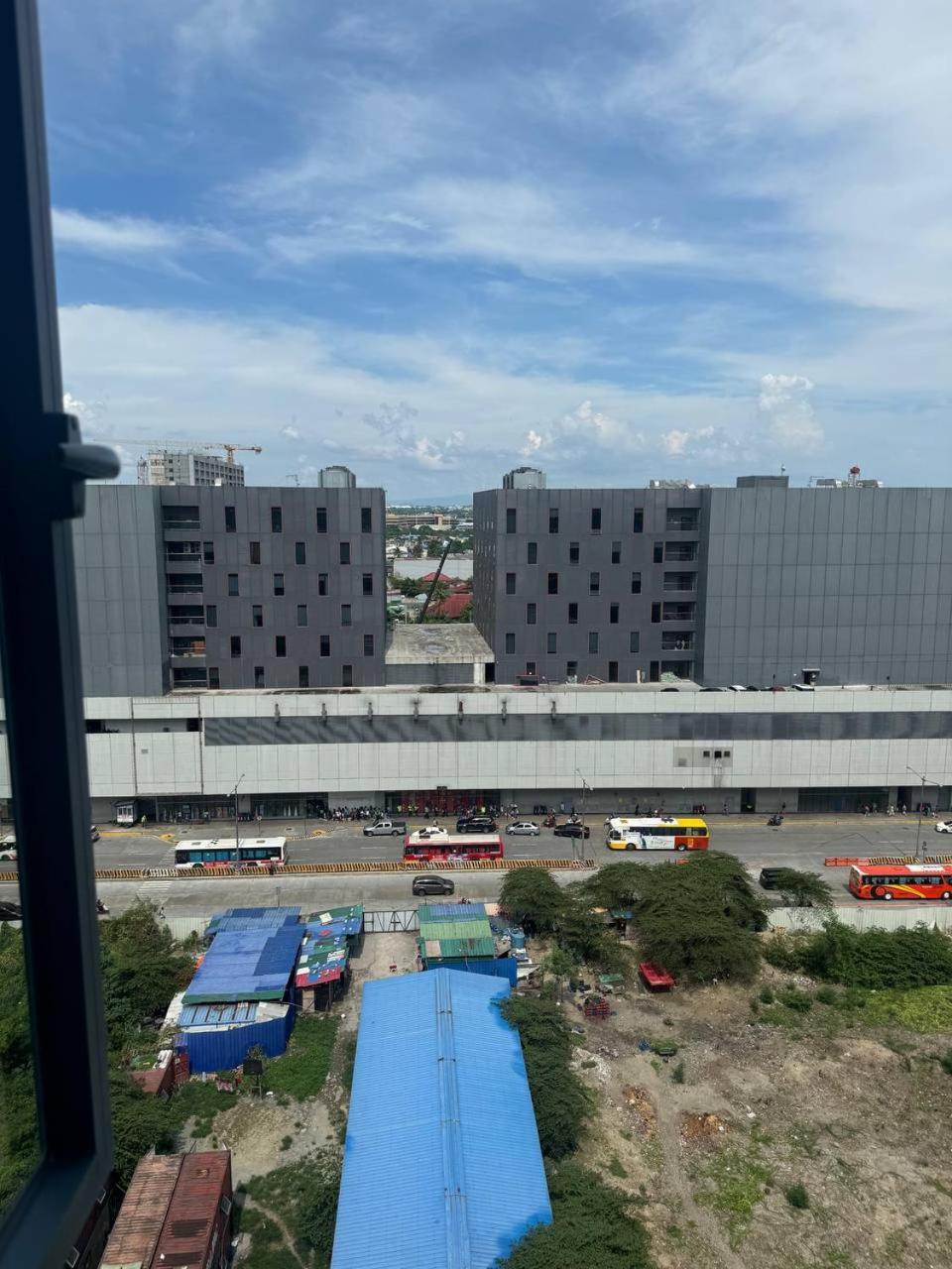 L Condotel Paranaque City Exteriör bild