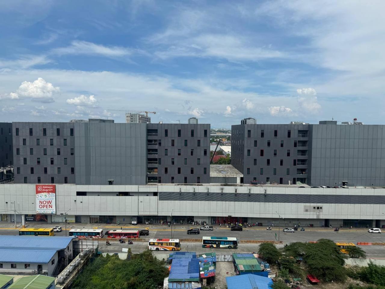 L Condotel Paranaque City Exteriör bild