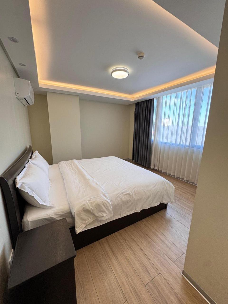 L Condotel Paranaque City Rum bild