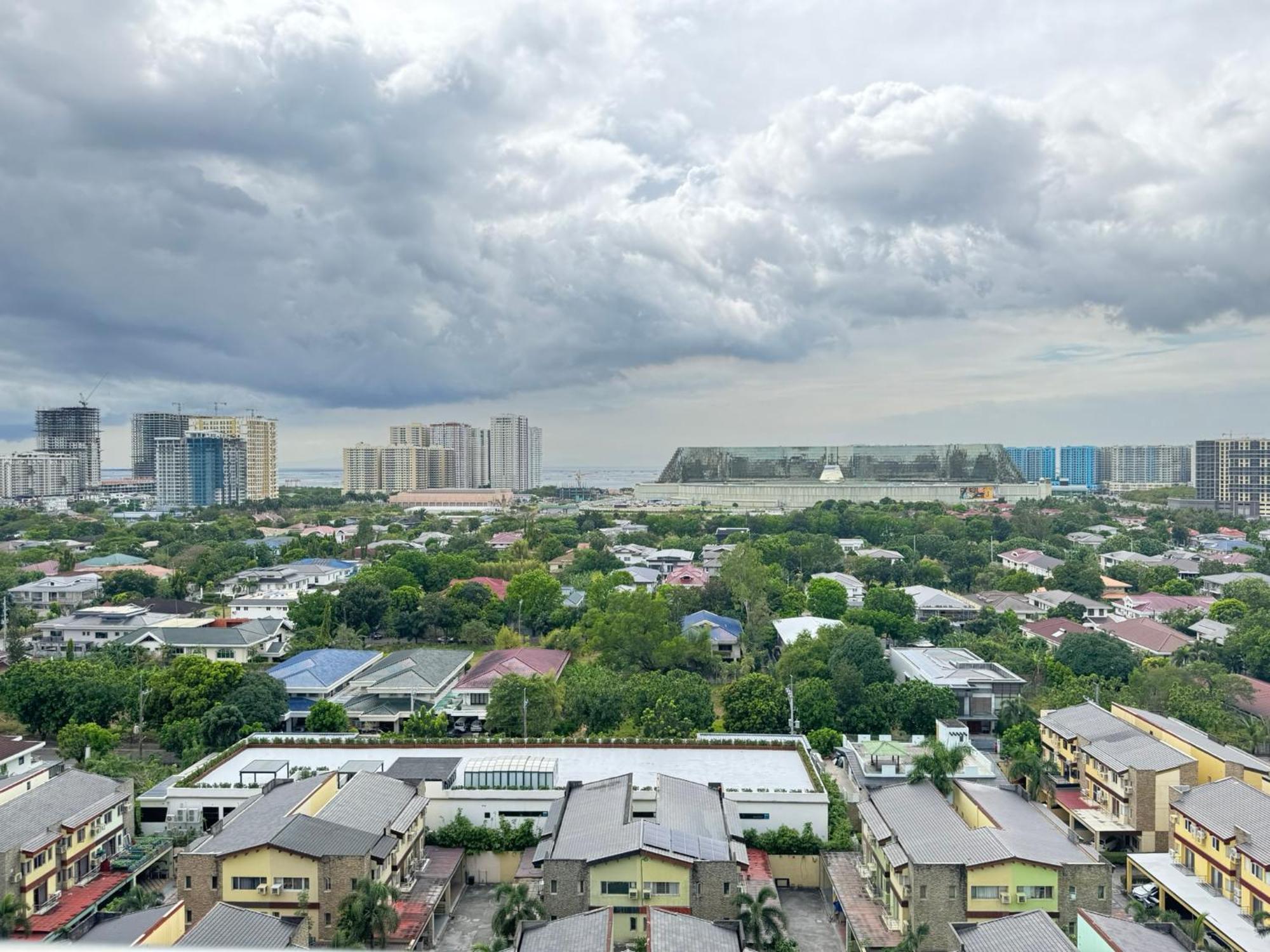 L Condotel Paranaque City Exteriör bild