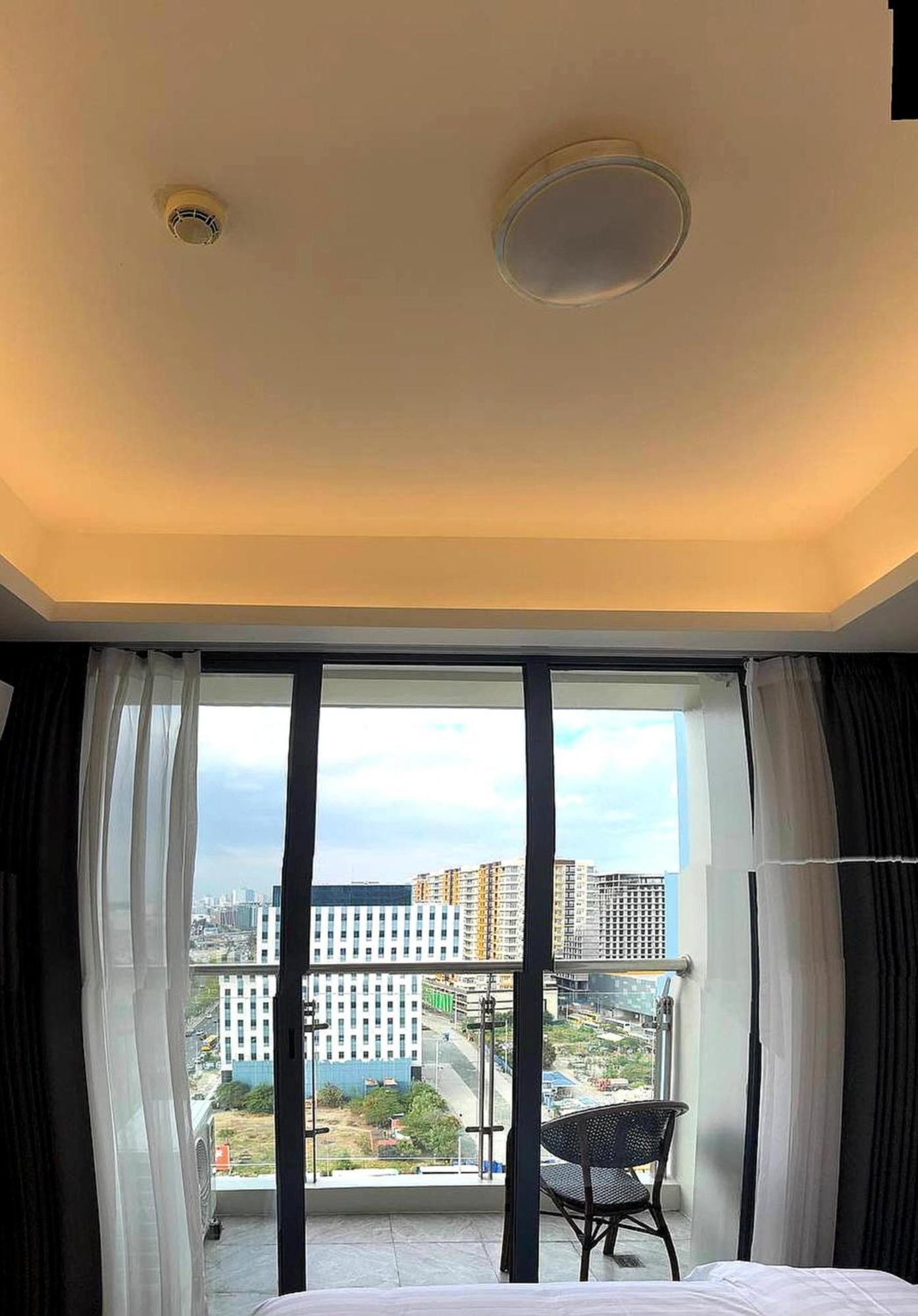 L Condotel Paranaque City Exteriör bild